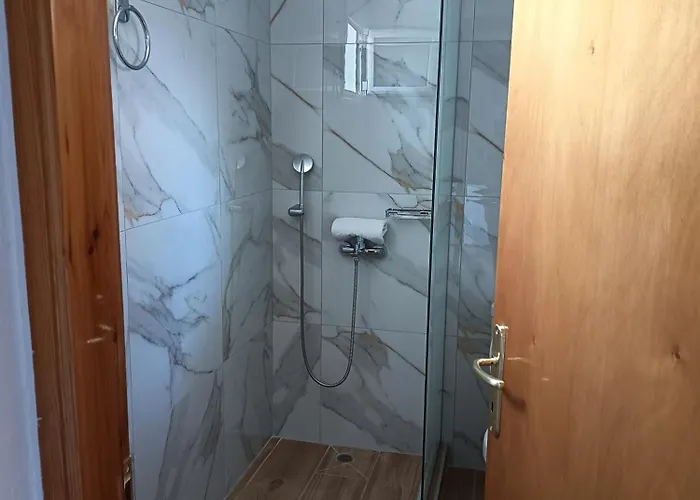 Oda ve Kahvaltı Soti's 3*